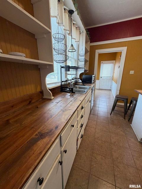 Tiny photo for 1020 GIRARD Street, Metropolis, IL 62960 (MLS # EB459911)