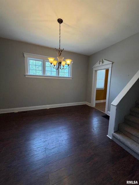 Tiny photo for 1020 GIRARD Street, Metropolis, IL 62960 (MLS # EB459911)