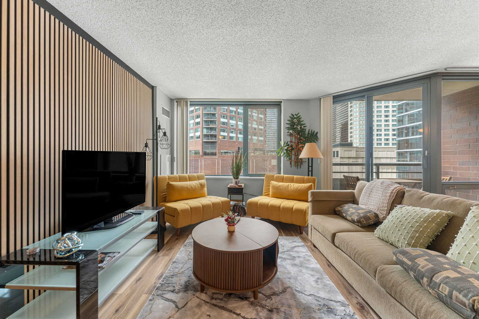 440 N Mcclurg Court 805