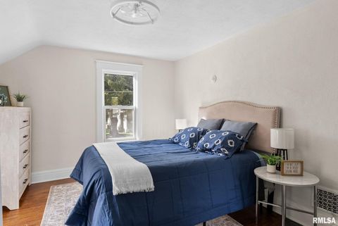 Tiny photo for 2326 5TH Street, Moline, IL 61265 (MLS # QC4267795)