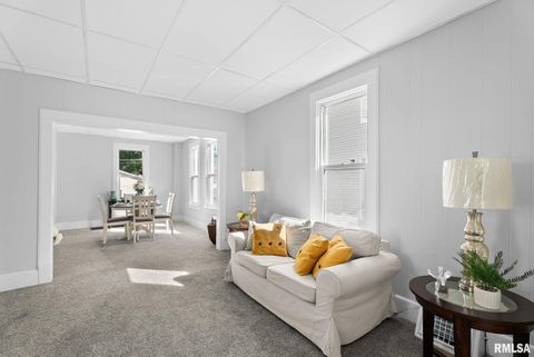 Tiny photo for 2326 5TH Street, Moline, IL 61265 (MLS # QC4267795)