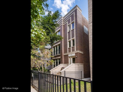Photo of 3417 N Bosworth Street #2, Chicago, IL 60657 (MLS # 12771868)