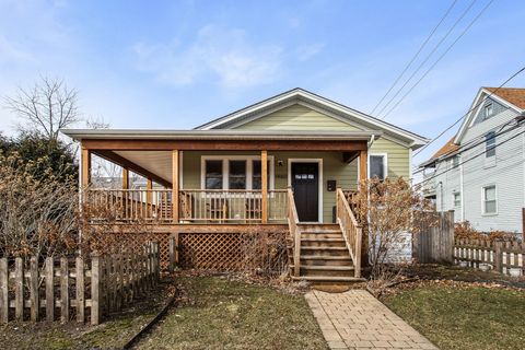 1460 Dewey Avenue Evanston IL 60201