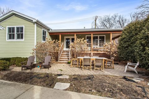 Tiny photo for 1460 Dewey Avenue, Evanston, IL 60201 (MLS # 12574277)