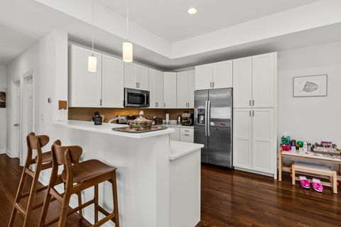Tiny photo for 1460 Dewey Avenue, Evanston, IL 60201 (MLS # 12574277)