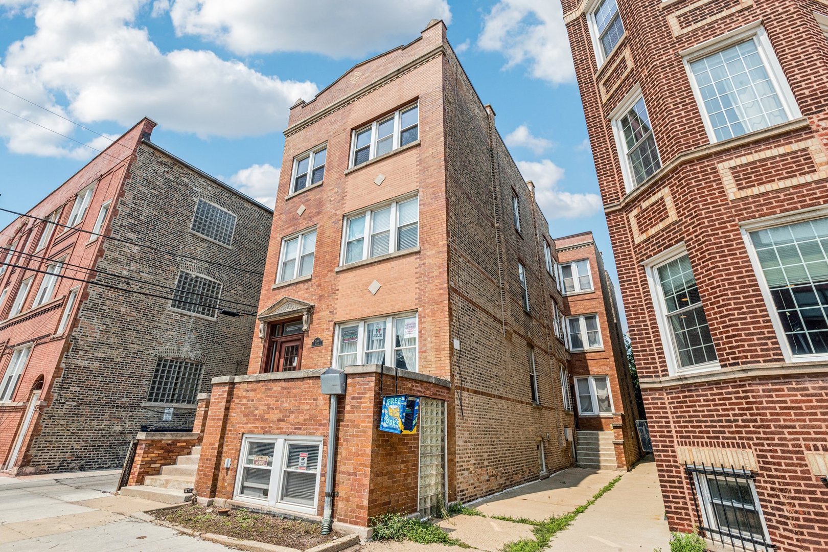 2346 W Augusta Boulevard 3F