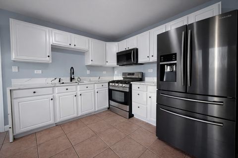 Tiny photo for 5522 W Celebrity Circle, Hanover Park, IL 60133 (MLS # 12597217)