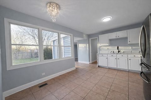 Tiny photo for 5522 W Celebrity Circle, Hanover Park, IL 60133 (MLS # 12597217)