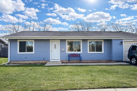 Tiny photo for 5522 W Celebrity Circle, Hanover Park, IL 60133 (MLS # 12597217)