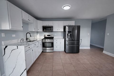 Tiny photo for 5522 W Celebrity Circle, Hanover Park, IL 60133 (MLS # 12597217)