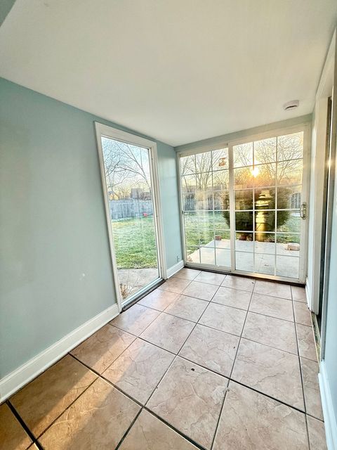 Tiny photo for 5522 W Celebrity Circle, Hanover Park, IL 60133 (MLS # 12597217)