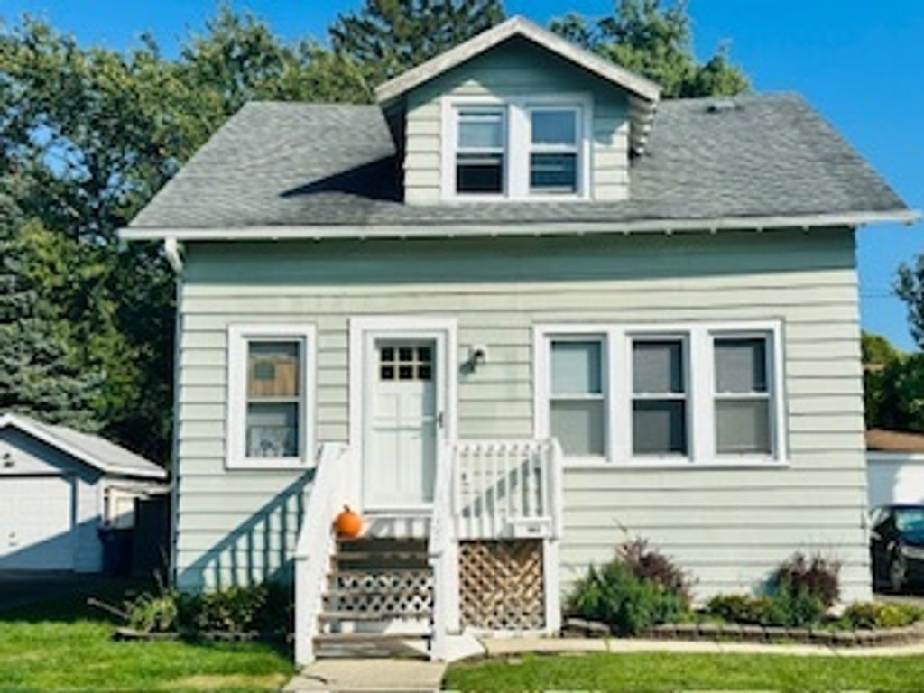 Photo for 663 S Sunnyside Avenue, Elmhurst, IL 60126 (MLS # 12496184)