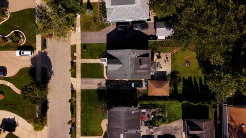 Tiny photo for 663 S Sunnyside Avenue, Elmhurst, IL 60126 (MLS # 12496184)