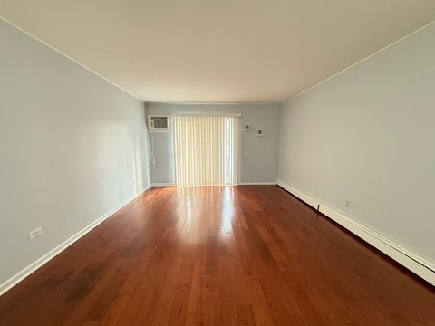 Tiny photo for 600 Mesa Drive #104, Hoffman Estates, IL 60169 (MLS # 12503773)