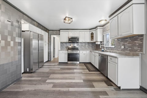 Tiny photo for 117 Sunrise Avenue, Willowbrook, IL 60527 (MLS # 12789106)