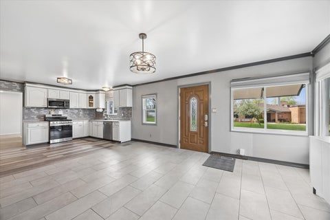 Tiny photo for 117 Sunrise Avenue, Willowbrook, IL 60527 (MLS # 12789106)