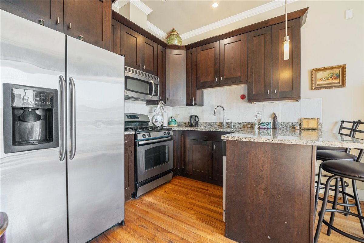 207 E 31st Street 2G