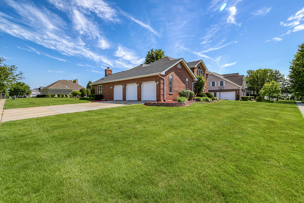 Properties 2 705 Ridgefield Road