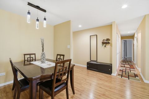 Tiny photo for 51 Old Oak Drive #414, Buffalo Grove, IL 60089 (MLS # 12498683)