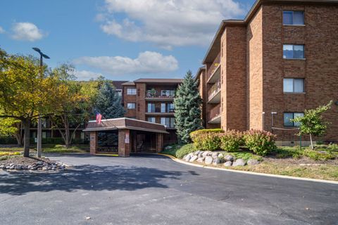 Tiny photo for 51 Old Oak Drive #414, Buffalo Grove, IL 60089 (MLS # 12498683)