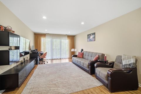 Tiny photo for 51 Old Oak Drive #414, Buffalo Grove, IL 60089 (MLS # 12498683)