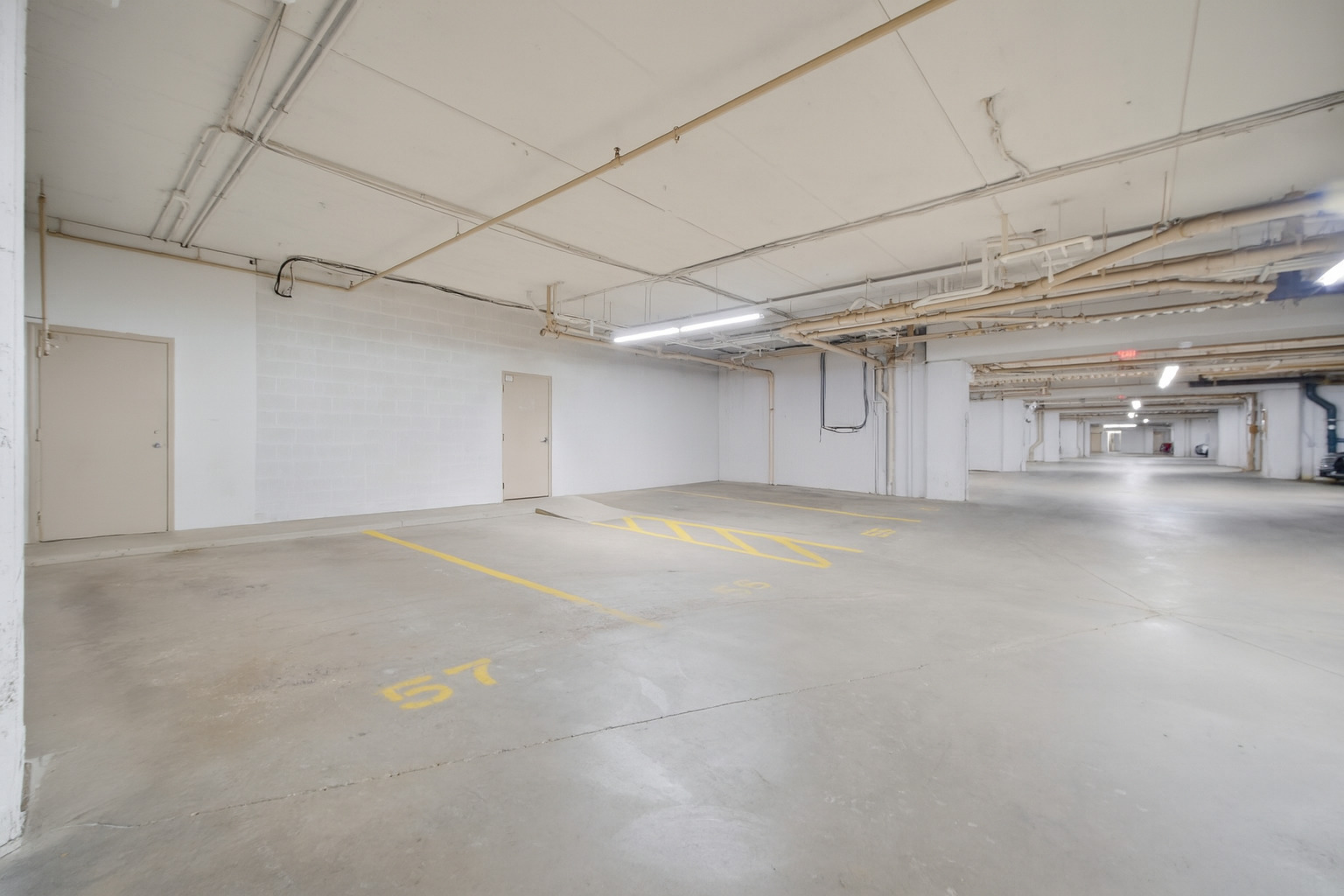 Des Plaines, Illinois 60016, United States, 2 Bedrooms Bedrooms, ,2 BathroomsBathrooms,Residential,Active,252724