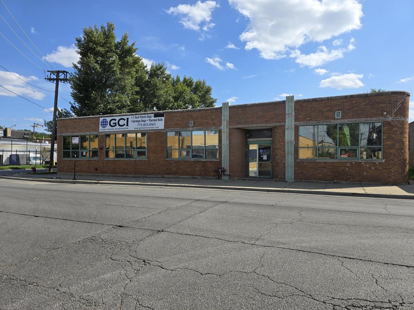 4535 W Addison Street