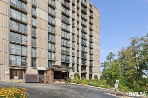 Photo of 1800 7TH Street #2A, East Moline, IL 61244 (MLS # QC4267752)