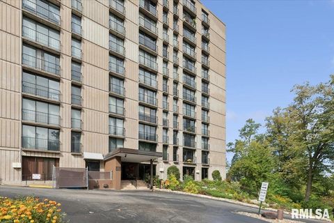 Photo of 1800 7TH Street #2A, East Moline, IL 61244 (MLS # QC4267752)