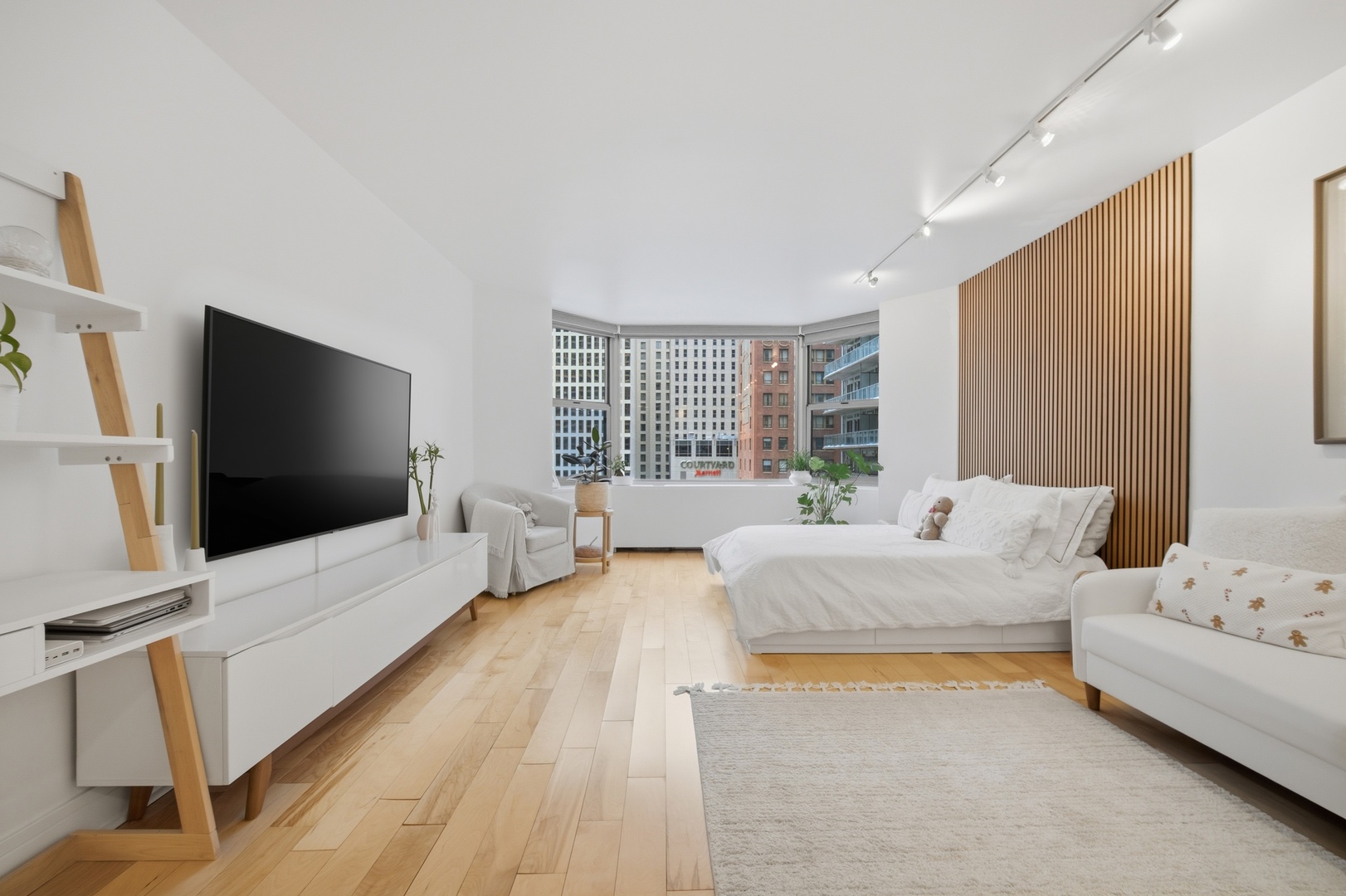 535 N MICHIGAN Avenue 1210