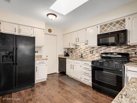 Tiny photo for 1874 Portsmouth Drive #6-6C, Lisle, IL 60532 (MLS # 12434383)