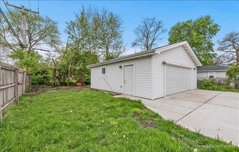 Tiny photo for 217 W School Street, Villa Park, IL 60181 (MLS # 12629280)