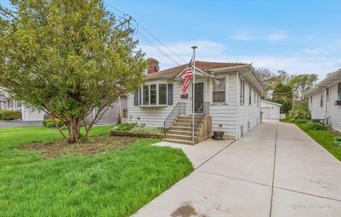 Photo of 217 W School Street, Villa Park, IL 60181 (MLS # 12629280)