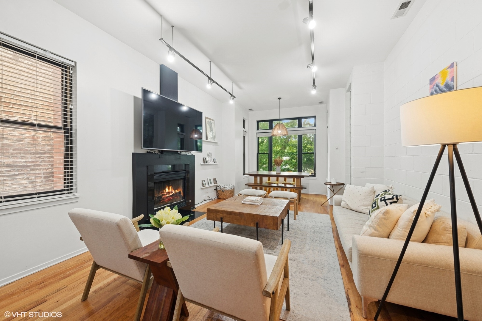 2031 W EVERGREEN Avenue 2W