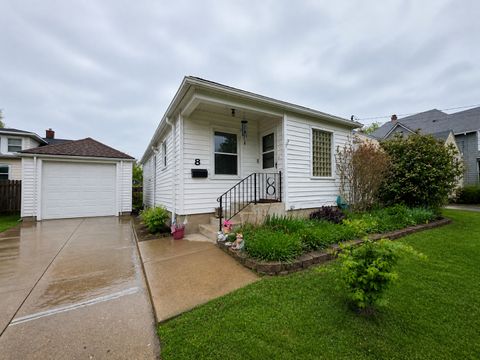 8 Monroe Street Elgin IL 60123