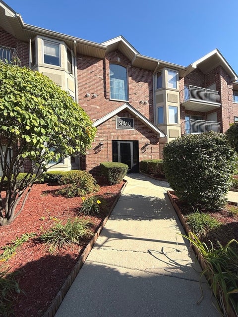 Photo of 9410 Melvina Avenue #2SW, Oak Lawn, IL 60453 (MLS # 12783737)