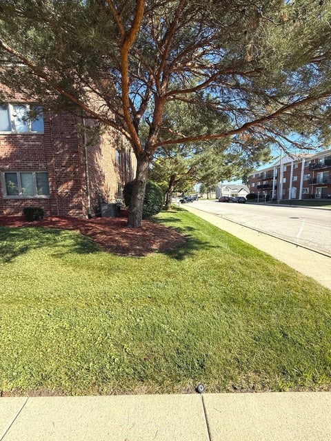 Tiny photo for 9410 Melvina Avenue #2SW, Oak Lawn, IL 60453 (MLS # 12783737)