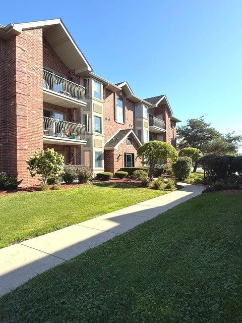 Tiny photo for 9410 Melvina Avenue #2SW, Oak Lawn, IL 60453 (MLS # 12783737)