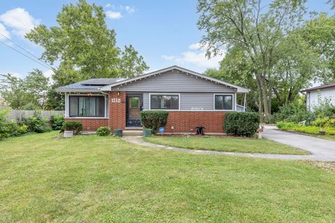 Photo of 1110 Itasca Street, Bensenville, IL 60106 (MLS # 12495088)