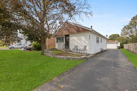 Tiny photo for 830 East Avenue, La Grange, IL 60525 (MLS # 12797769)