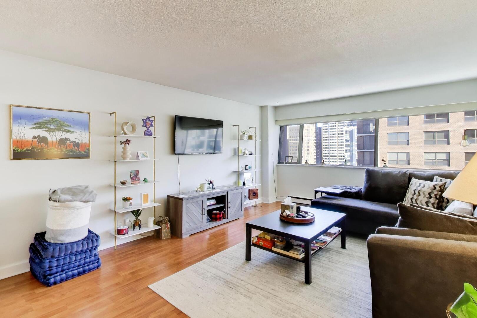 1415 N Dearborn Street 17C