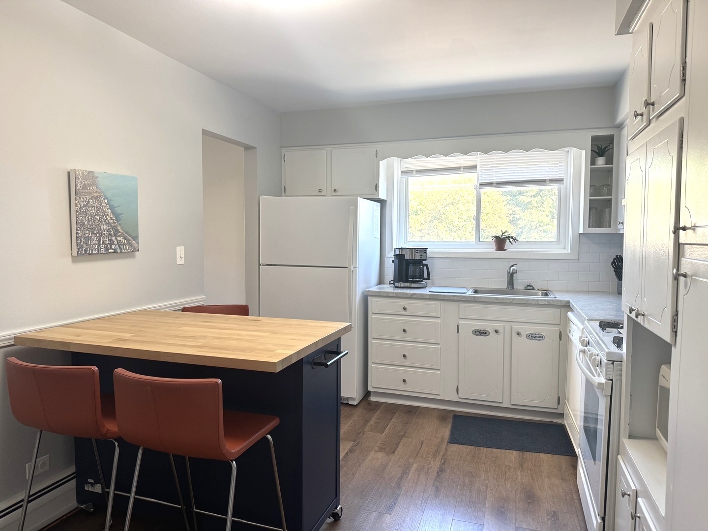 1340 W Touhy Avenue 307