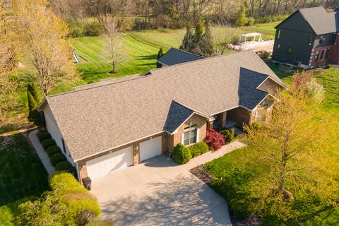 Tiny photo for 1410 Bradford Lane, Carbondale, IL 62901 (MLS # EB459431)