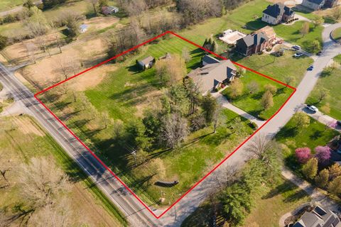 Tiny photo for 1410 Bradford Lane, Carbondale, IL 62901 (MLS # EB459431)