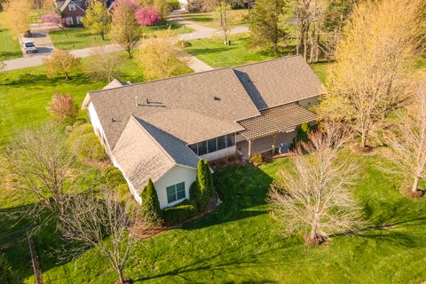 Tiny photo for 1410 Bradford Lane, Carbondale, IL 62901 (MLS # EB459431)