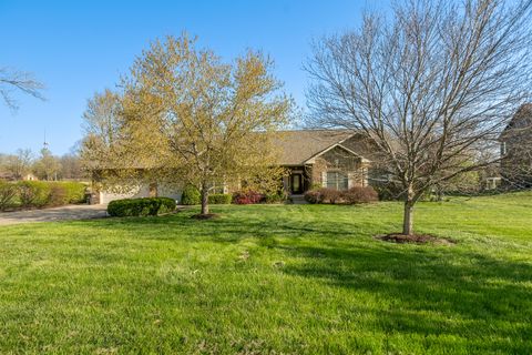 Tiny photo for 1410 Bradford Lane, Carbondale, IL 62901 (MLS # EB459431)