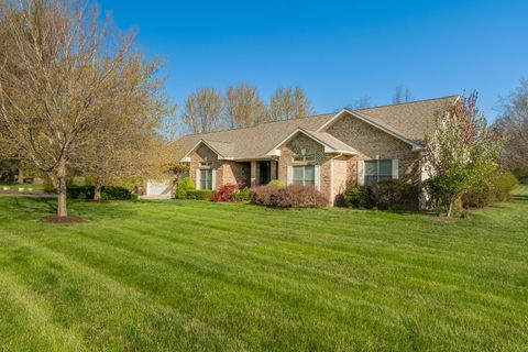 Tiny photo for 1410 Bradford Lane, Carbondale, IL 62901 (MLS # EB459431)