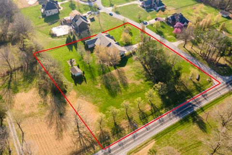 Tiny photo for 1410 Bradford Lane, Carbondale, IL 62901 (MLS # EB459431)