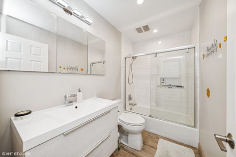 Tiny photo for 1717 W Crystal Lane #701, Mount Prospect, IL 60056 (MLS # 12494221)