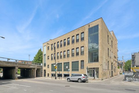 1755 N Damen Avenue 304 Chicago IL 60647